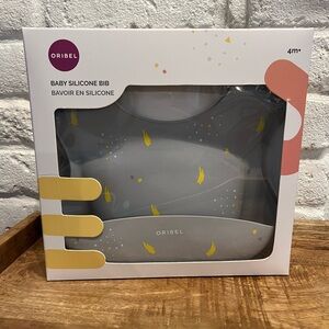 New In Box Oribel Silicone Bib, Gray, Spill Pocket